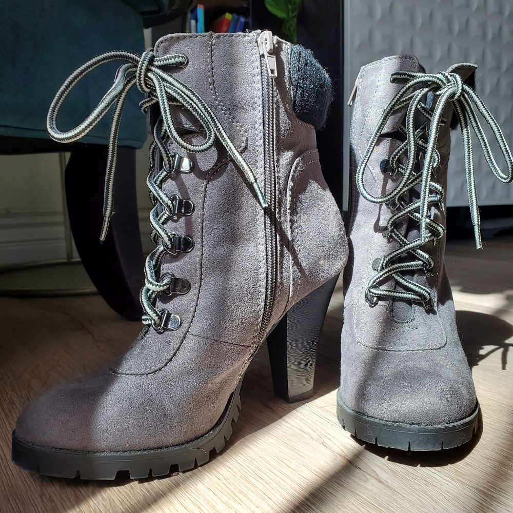 Debs Sweater Ankle Heel Boots NWOT